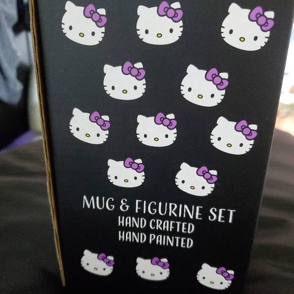 Hello Kitty Halloween Mug and Figurine Set - Picture 4 of 5